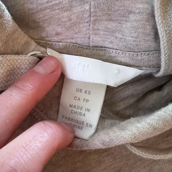 H&M cream fleece hoodie sweater dress. Size xs - Picture 3 of 9